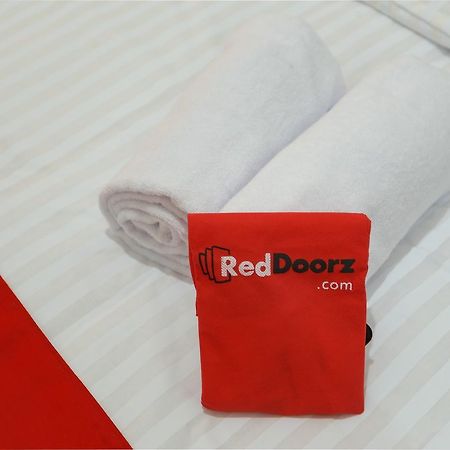 Reddoorz Plus @ Danau Sunter Utara Джакарта Екстер'єр фото