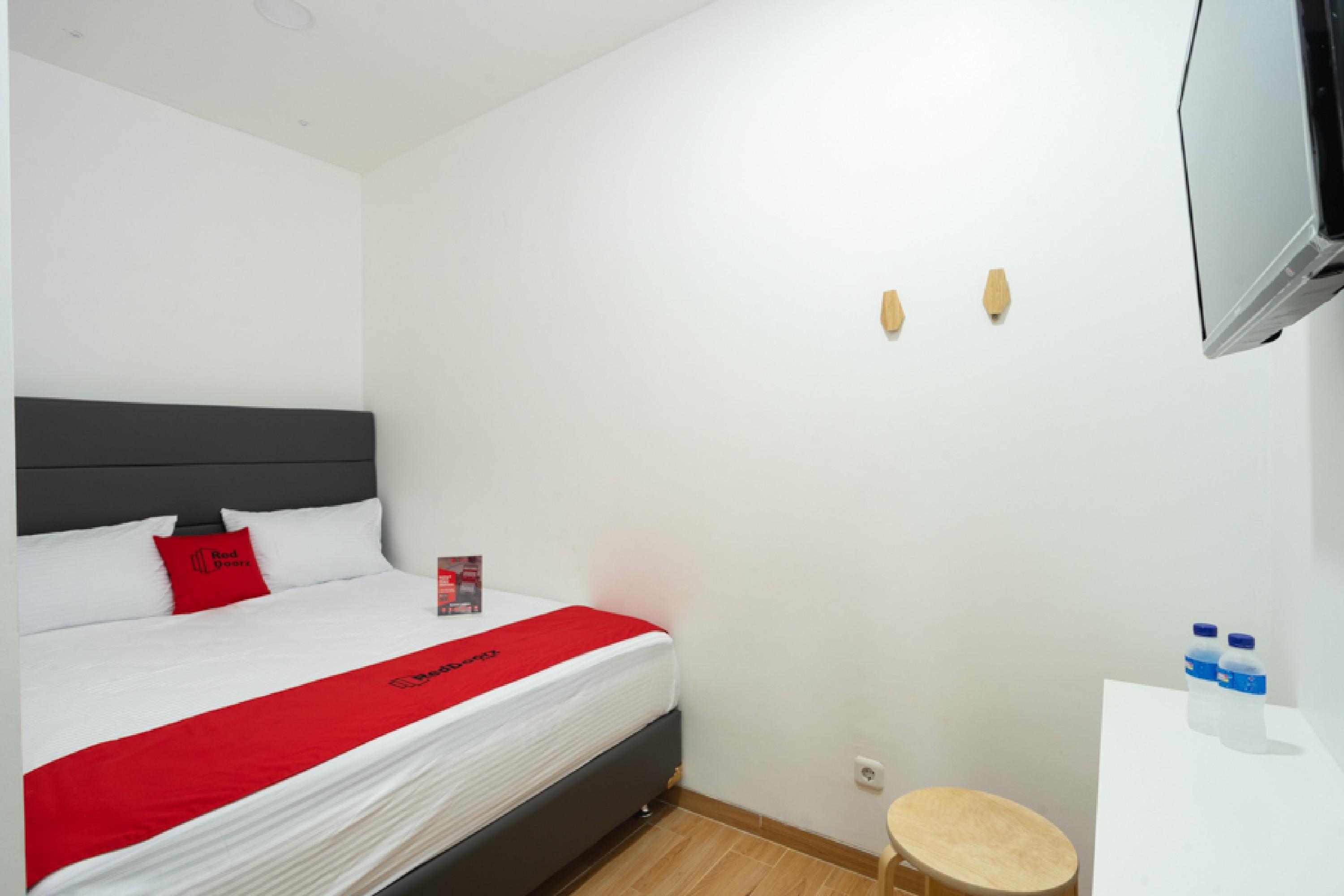 Reddoorz Plus @ Danau Sunter Utara Джакарта Екстер'єр фото