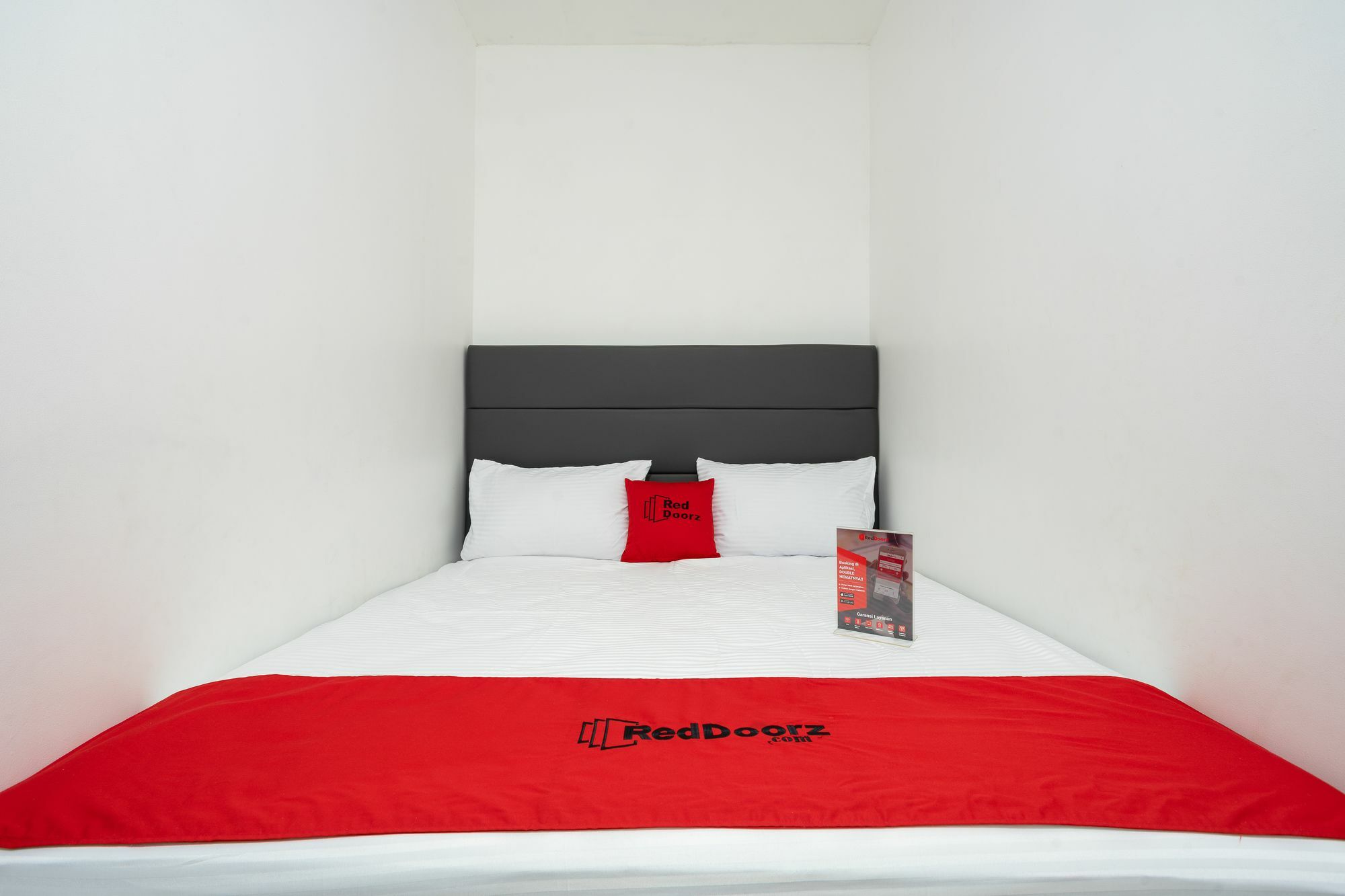 Reddoorz Plus @ Danau Sunter Utara Джакарта Екстер'єр фото